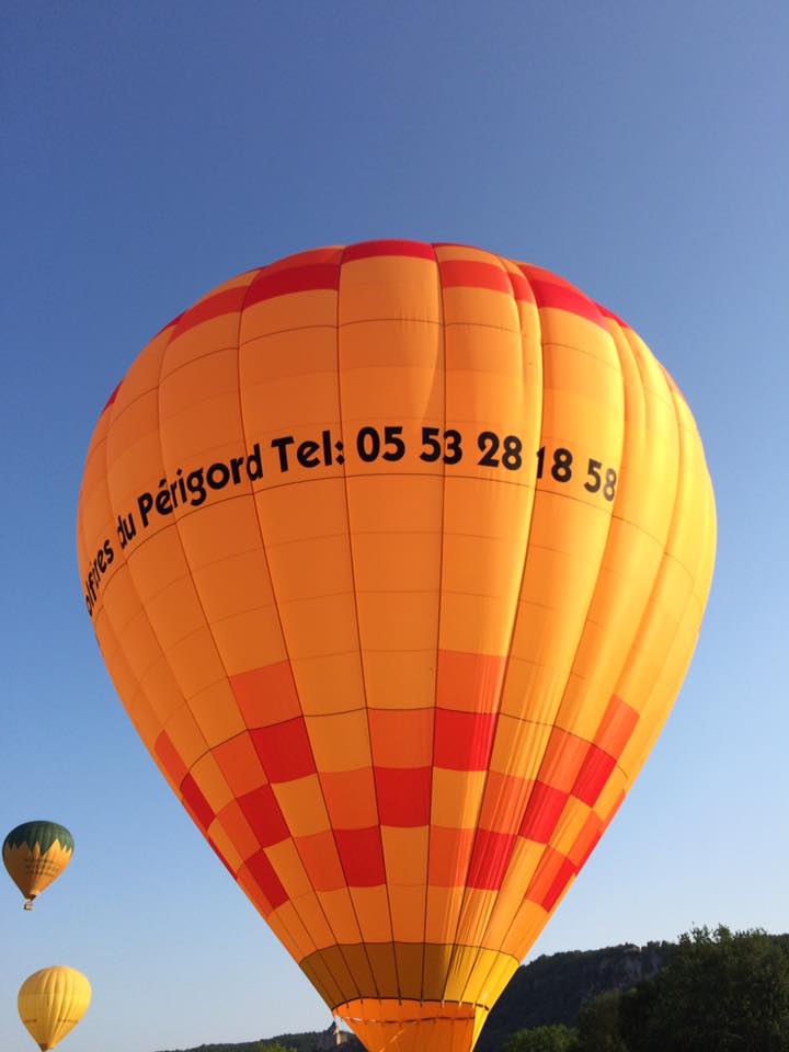 arrivage ballon montgolfiere lindstrand dordogne actualite montgolfiere du perigord
