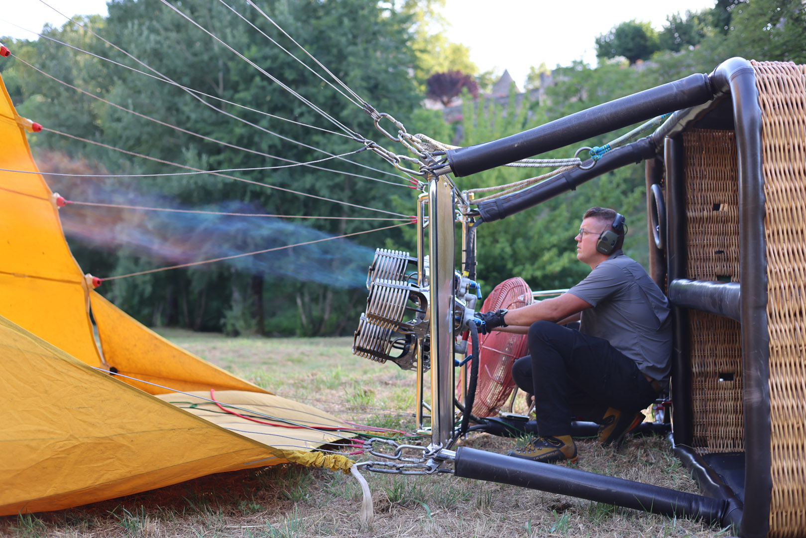 decollage vol touristique montgolfière perigord experience unique dordogne vallee perigord noir 1