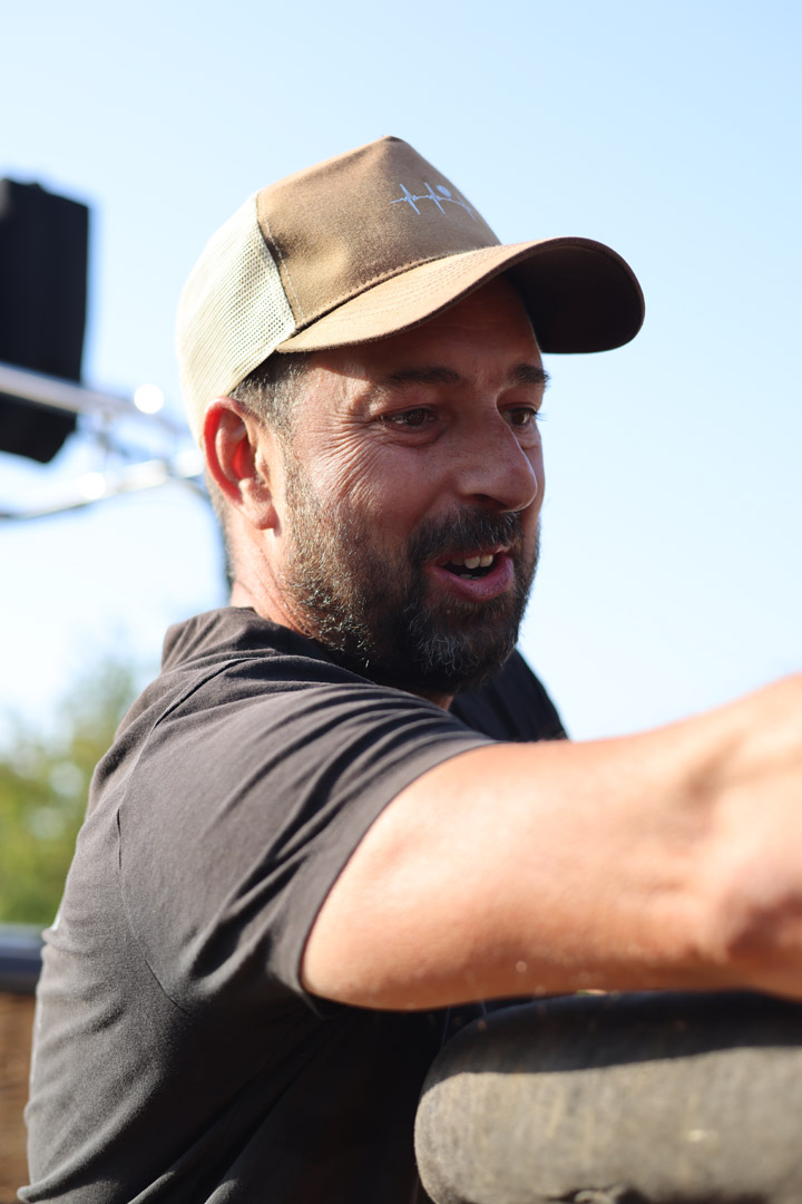 julien verlhiac equipier sol conducteur equipe montgolfieres du perigord compagnie vol ballon dordogne