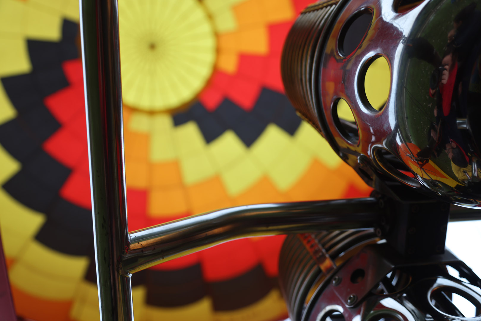 preparation gonflage ballon touristique montgolfière perigord activite insolite dordogne vallee perigord noir