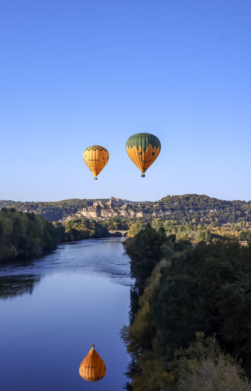 survol montgolfiere village beynac cazenac montgolfiere perigord dordogne 1